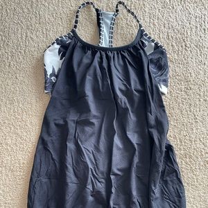 Lululemon top w/built in sports bra
